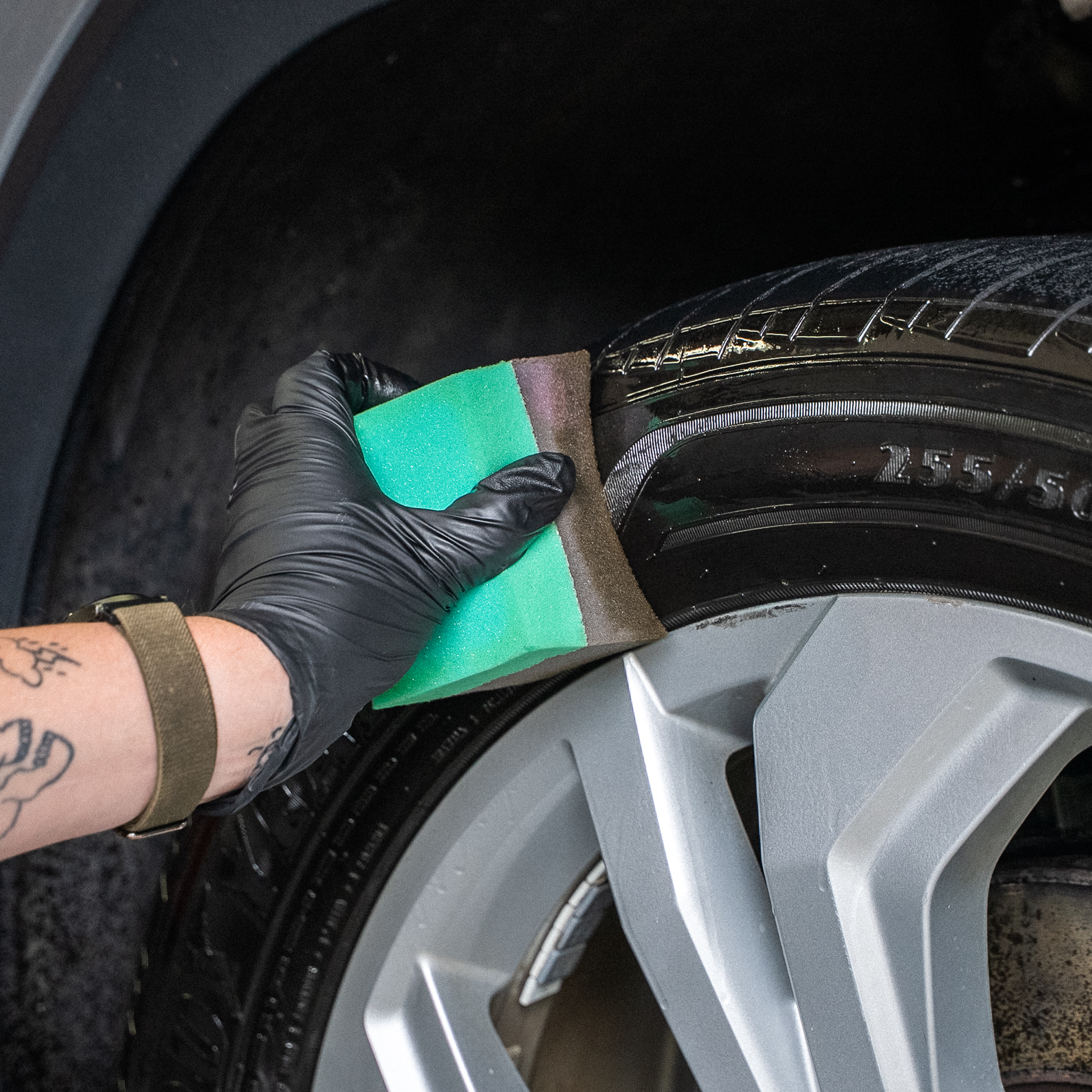 Malco Automotive Essentials Series Clear Solvent-based Dressing
